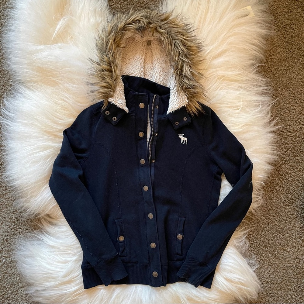 A&F Sherpa-Lined Jacket w/ Fur-Trim Hood LG